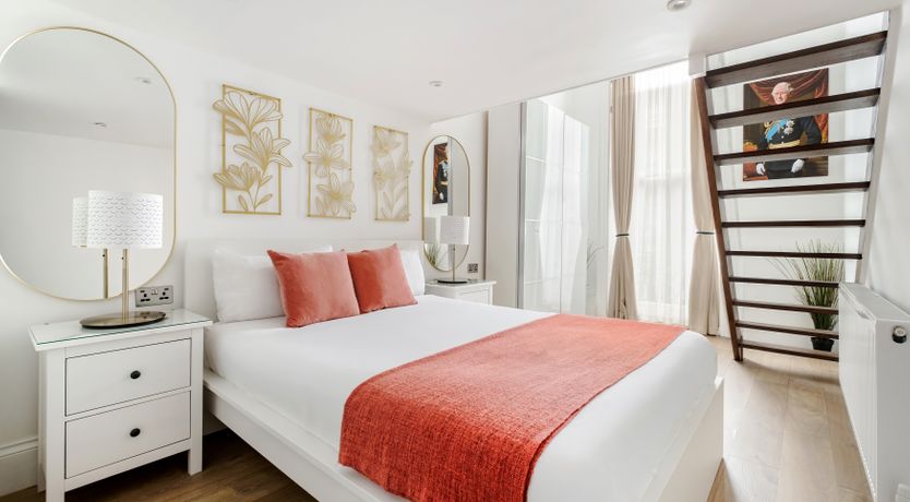 Photo of Queen Elizabeth II