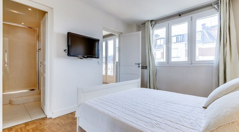 Photo of Parquet & Leather