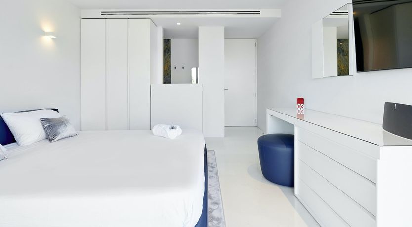 Photo of Pearly White