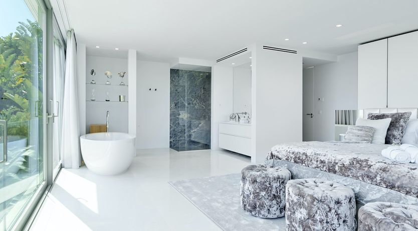 Photo of Pearly White