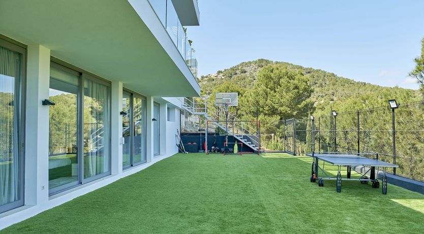 Photo of Pearly White