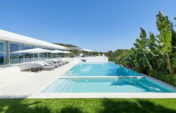 Pearly White Villa