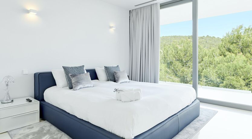 Photo of Pearly White