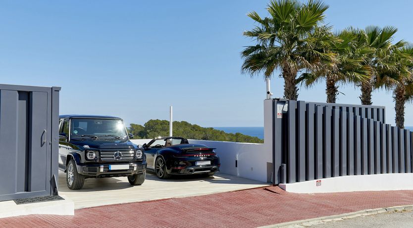 Photo of Pearly White