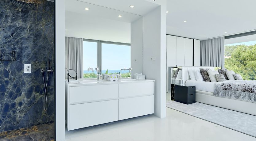 Photo of Pearly White