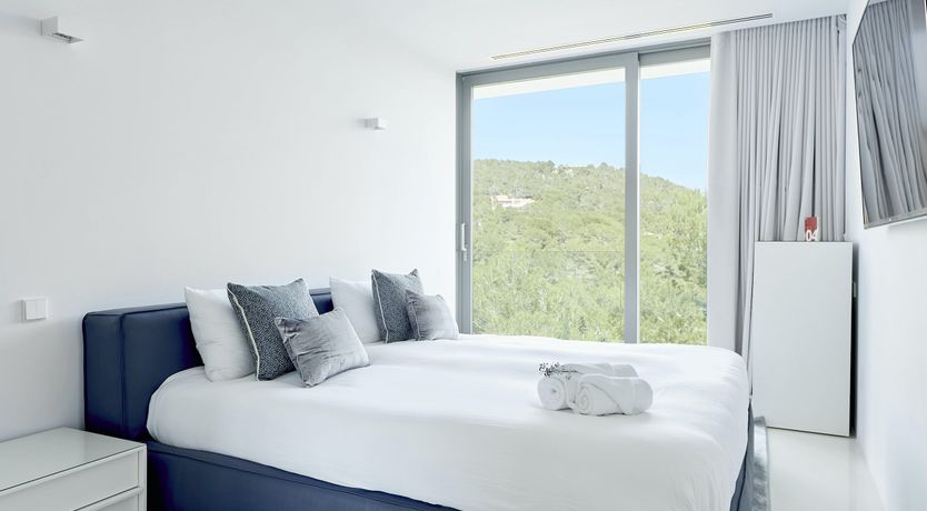 Photo of Pearly White