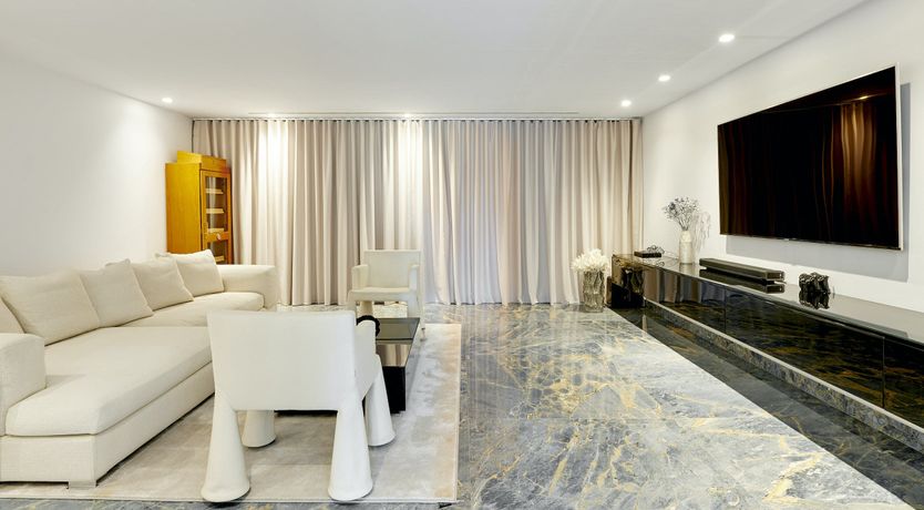 Photo of Pearly White