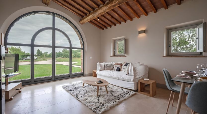 Photo of The White Vine