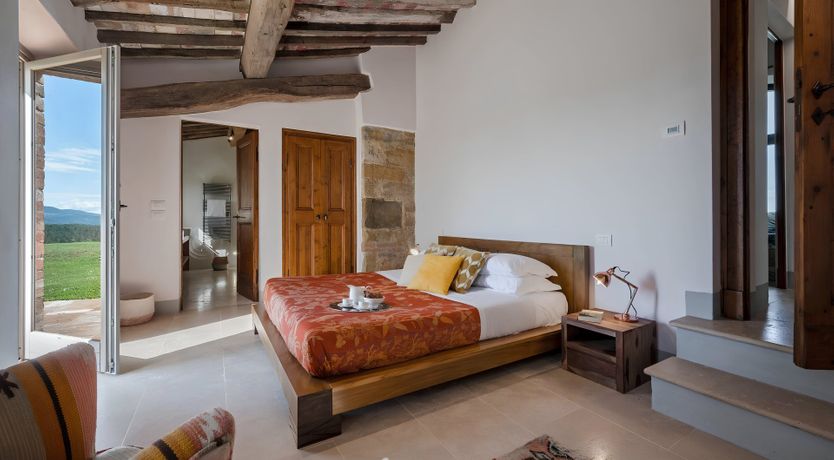 Photo of The White Vine