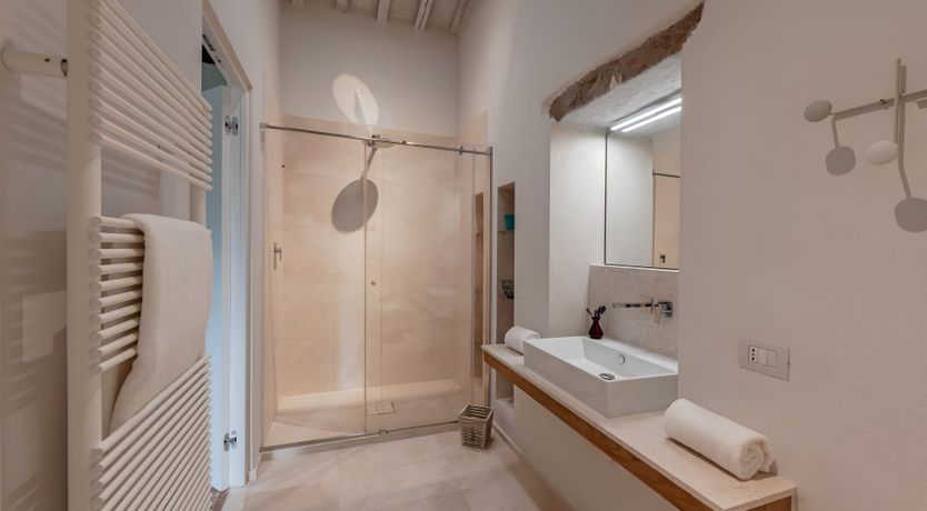 Photo of The White Vine