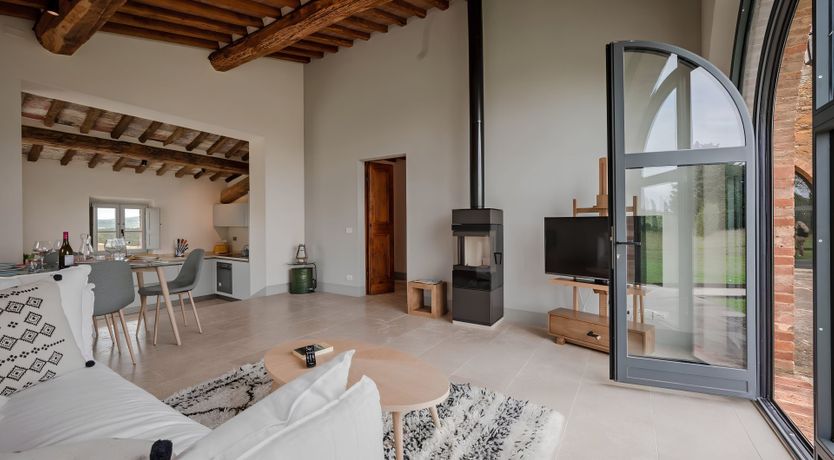 Photo of The White Vine