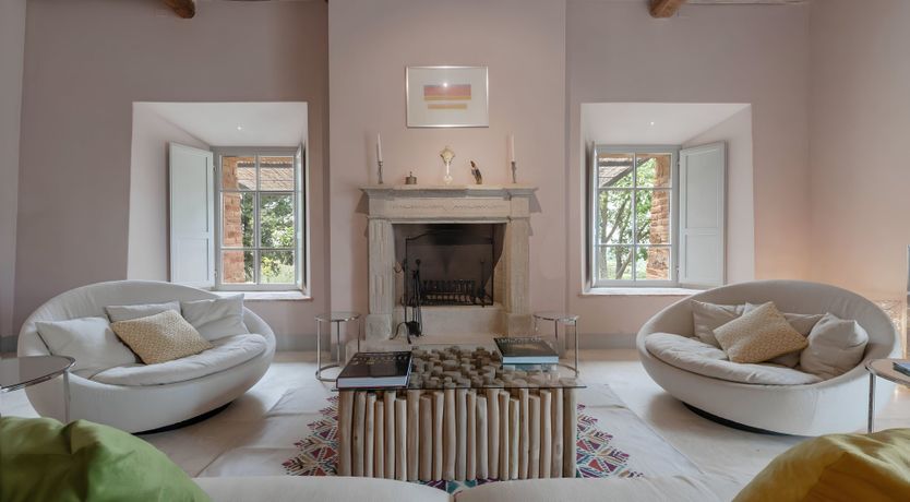 Photo of The White Vine