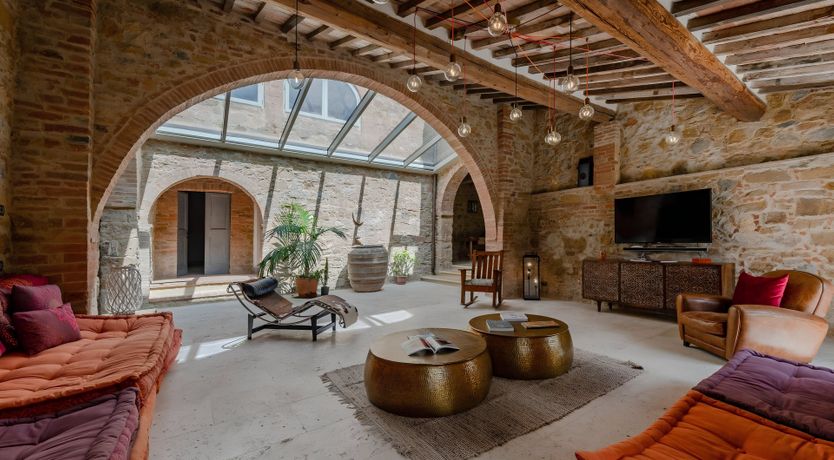 Photo of The White Vine