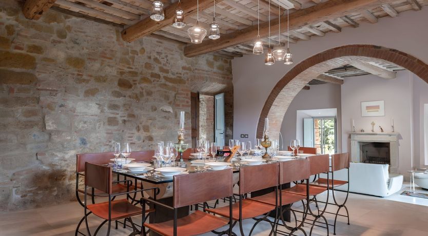 Photo of The White Vine