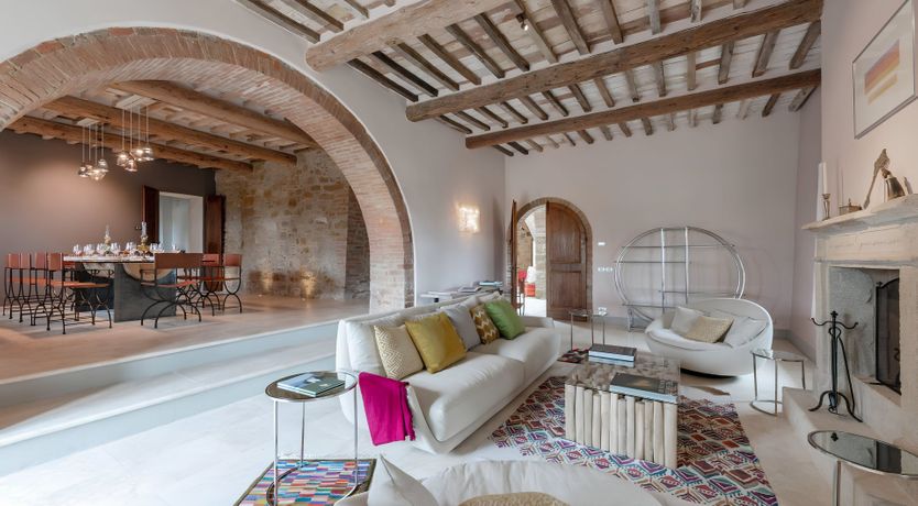 Photo of The White Vine