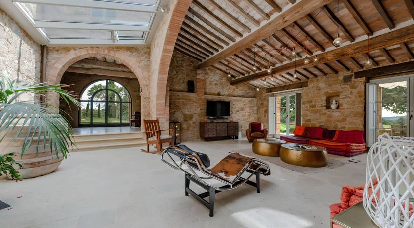 Photo of The White Vine