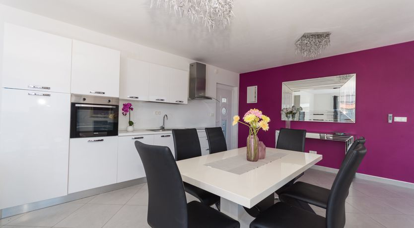 Photo of Plum & White