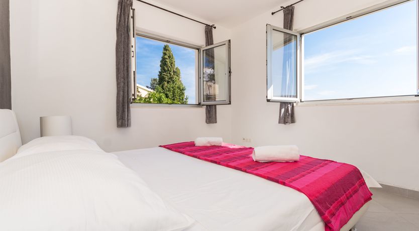 Photo of Plum & White