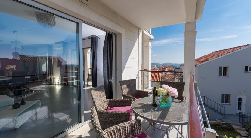 Photo of Plum & White