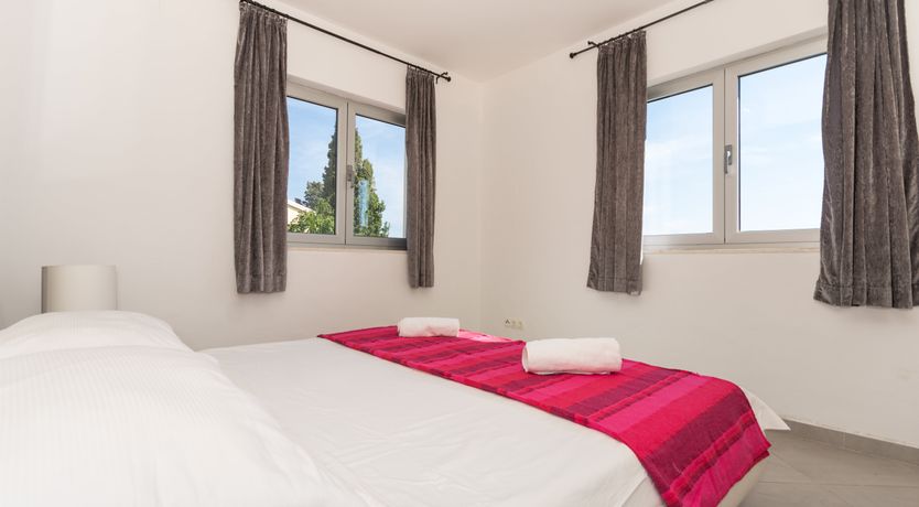 Photo of Plum & White