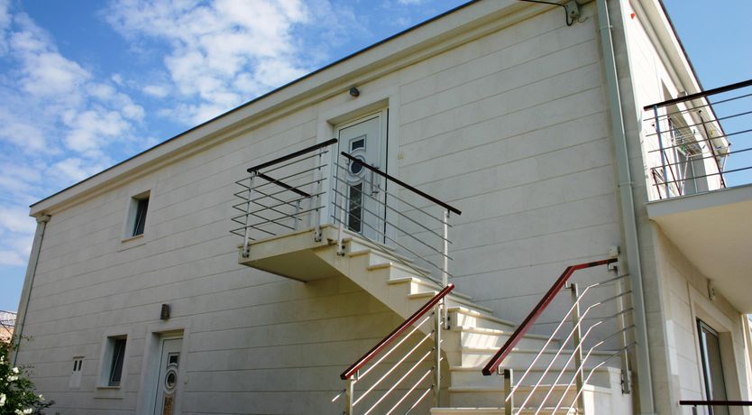 Photo of Plum & White