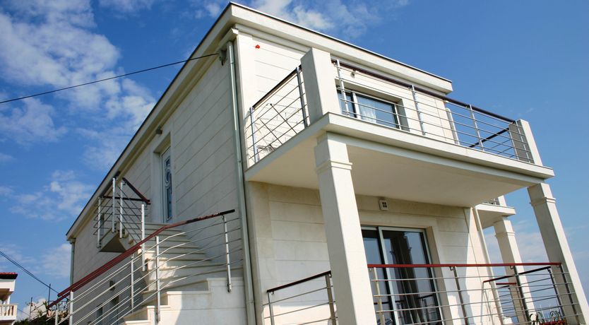 Photo of Plum & White