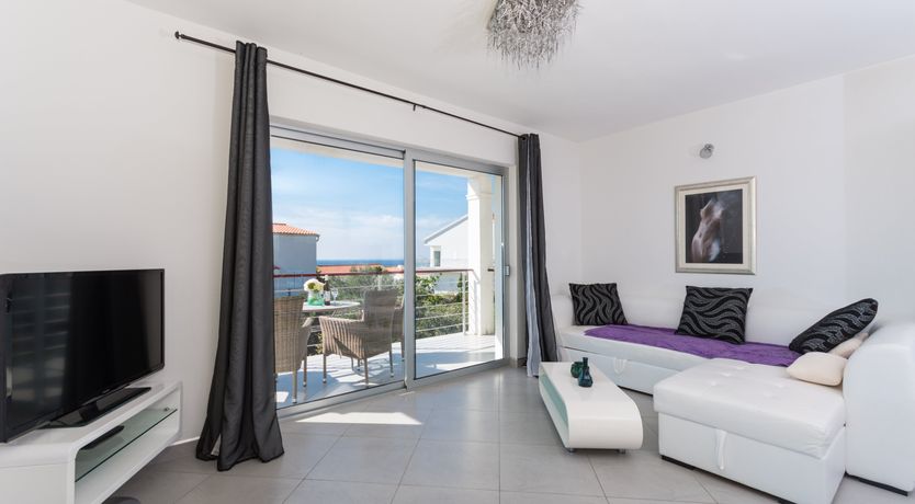 Photo of Plum & White