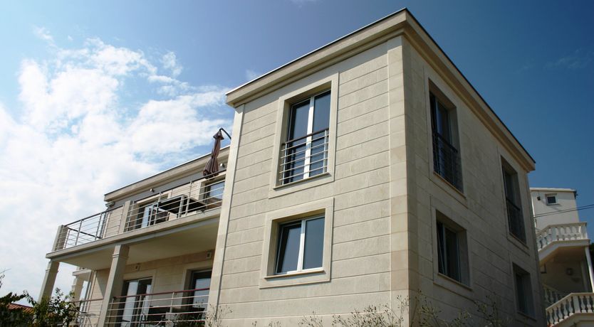 Photo of Plum & White