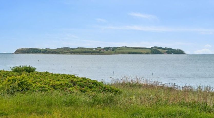 Photo of "Varma" - 25m from the sea