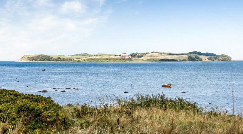 Photo of "Varma" - 25m from the sea