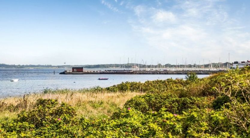 Photo of "Varma" - 25m from the sea