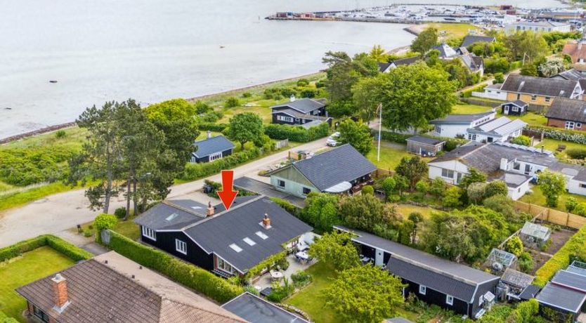 Photo of "Varma" - 25m from the sea