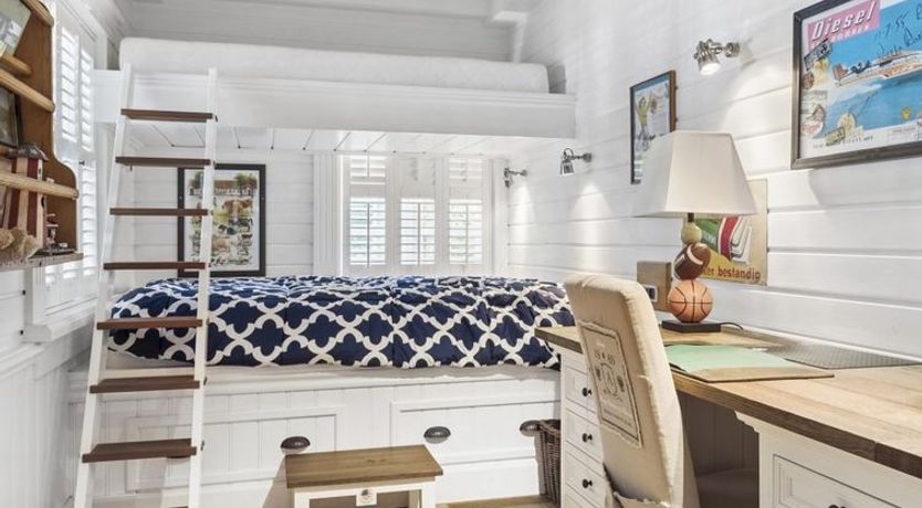 Photo of "Titia" - 1.2km to the fjord