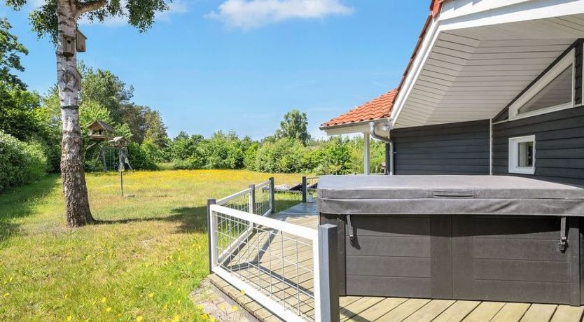 Photo of "Waltraud" - 500m from the sea