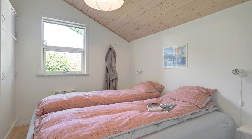 Photo of "Waltraud" - 500m from the sea