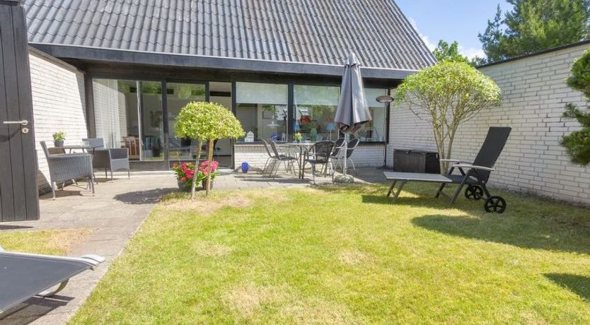 Photo of "Enya" - 600m from the sea