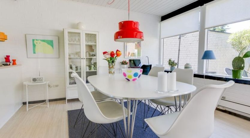 Photo of "Enya" - 600m from the sea