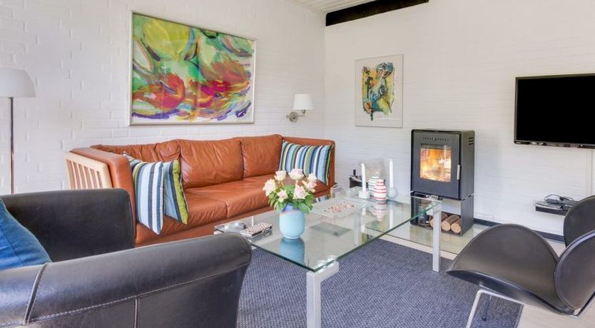 Photo of "Enya" - 600m from the sea