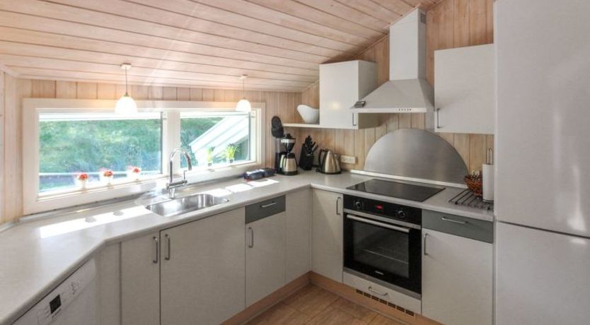 Photo of "Sylvia" - 900m from the sea