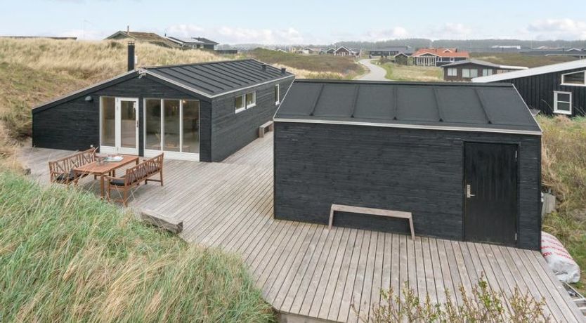 Photo of "Mylius" - 100m from the sea