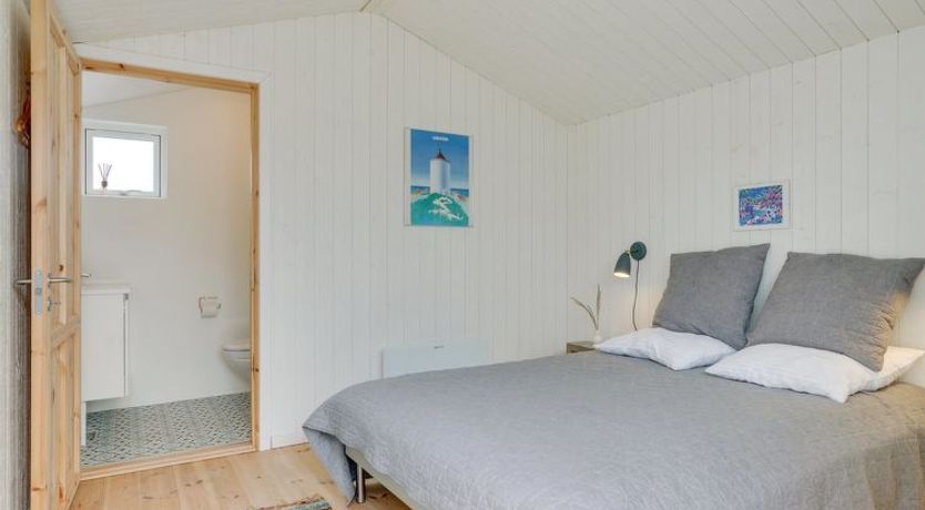 Photo of "Mylius" - 100m from the sea