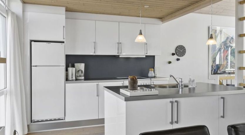 Photo of "Chris" - 750m from the sea