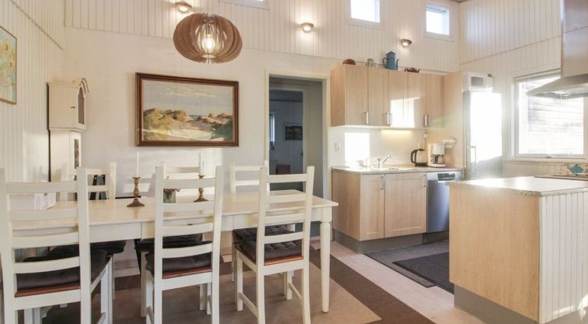 Photo of "Habbo" - 500m from the sea