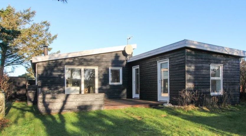 Photo of "Habbo" - 500m from the sea