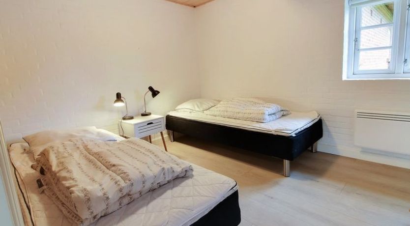 Photo of "Naili" - 3.1km from the sea