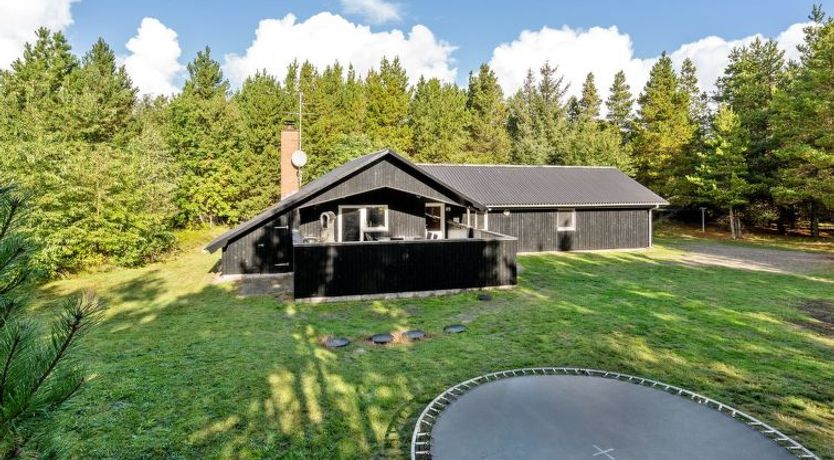 Photo of "Jul" - 900m from the sea