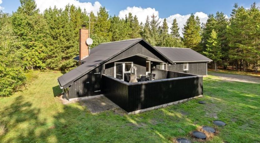 Photo of "Jul" - 900m from the sea