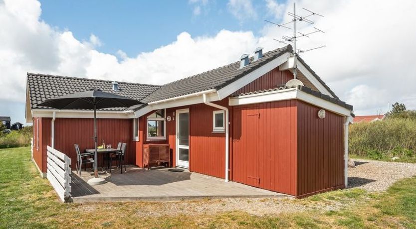 Photo of "Hermandine" - 700m from the sea