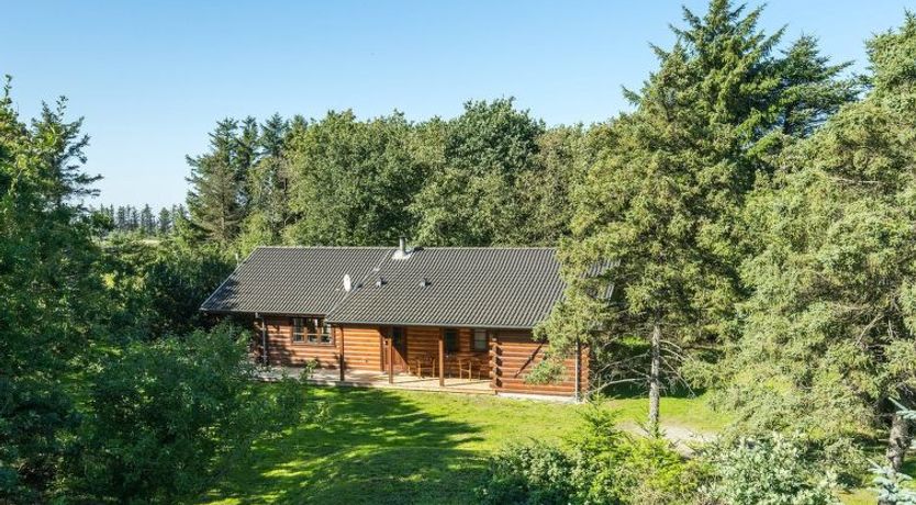 Photo of "Floriane" - 700m from the sea