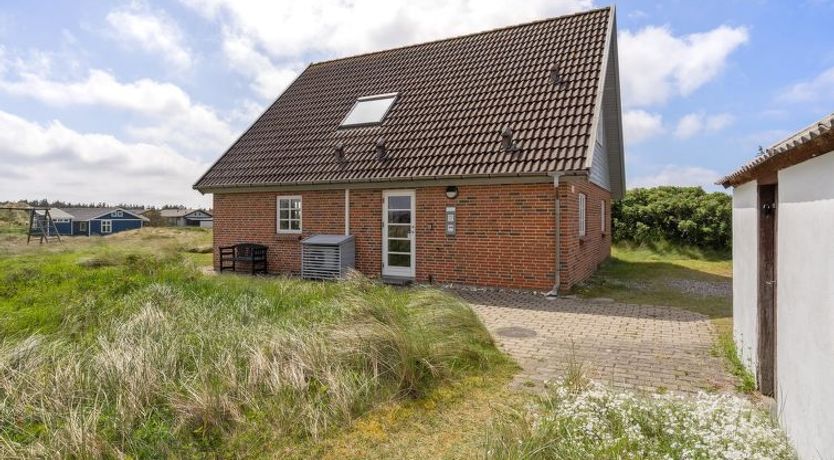 Photo of "Bjarnger" - 200m from the sea